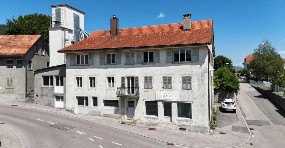 À vendre à Reconvilier immeuble à rénover avec appartements + ateliers – Foto 4 von 13