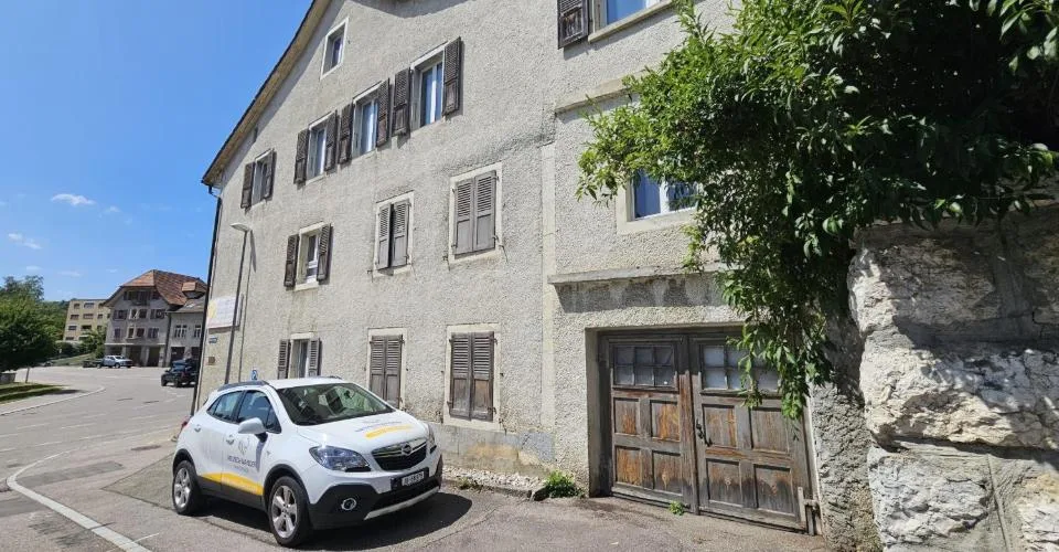 À vendre à Reconvilier immeuble à rénover avec appartements + ateliers – Foto 6 von 13