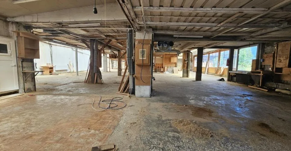À vendre à Reconvilier immeuble à rénover avec appartements + ateliers – Foto 10 von 13
