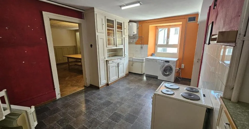 À vendre à Reconvilier immeuble à rénover avec appartements + ateliers – Foto 13 von 13