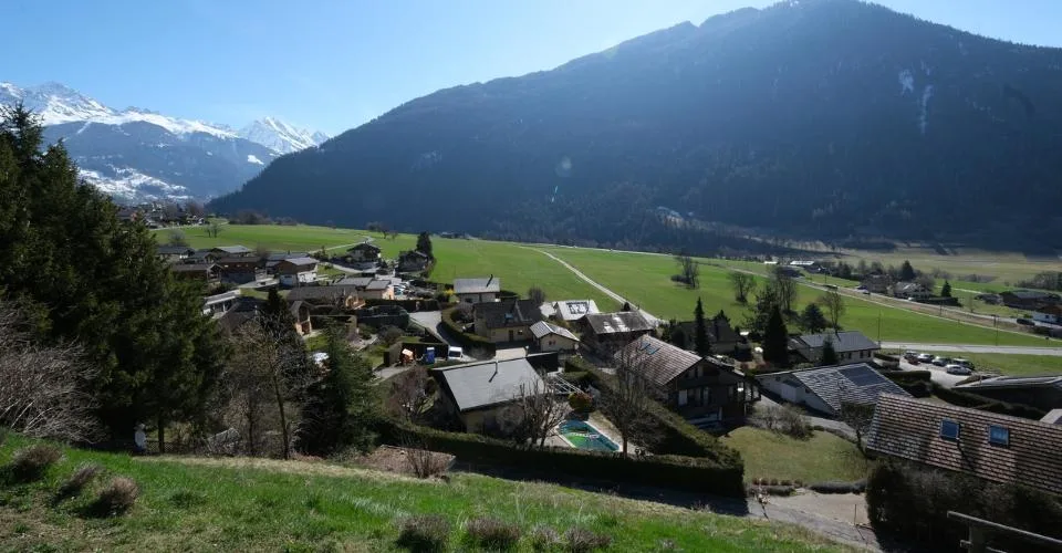 Terrain à bâtir de 746 m² à Vollèges – Vue imprenable sur l'Entremont