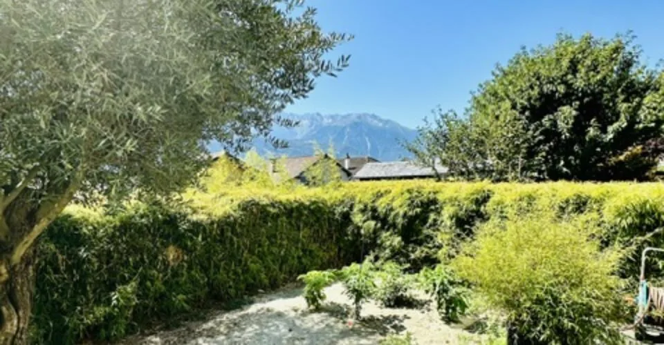 Splendide 3.5 pièces avec jardin et terrasse panoramique