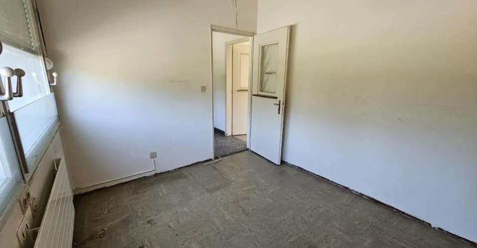À vendre à Reconvilier immeuble artisanal de 1'045 m² à rénover