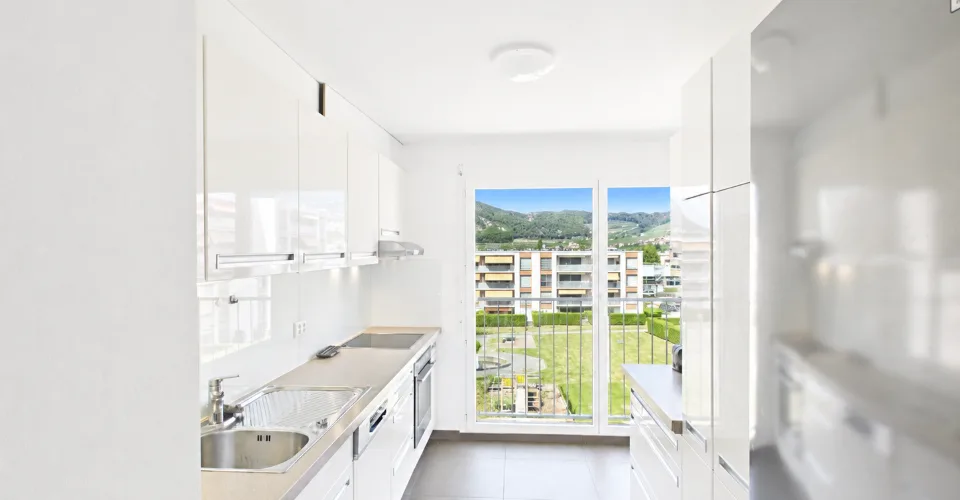 Duplex de 136 m² avec terrasse et vue sur les Dents du Midi, au cœur d’Aigle – Foto 4 von 13