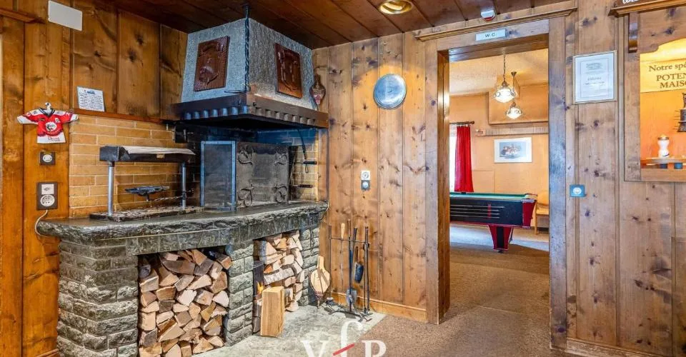 HOTEL FAMILIAL A VENDRE SUR LA ROUTE DU GRAND-ST-BERNARD