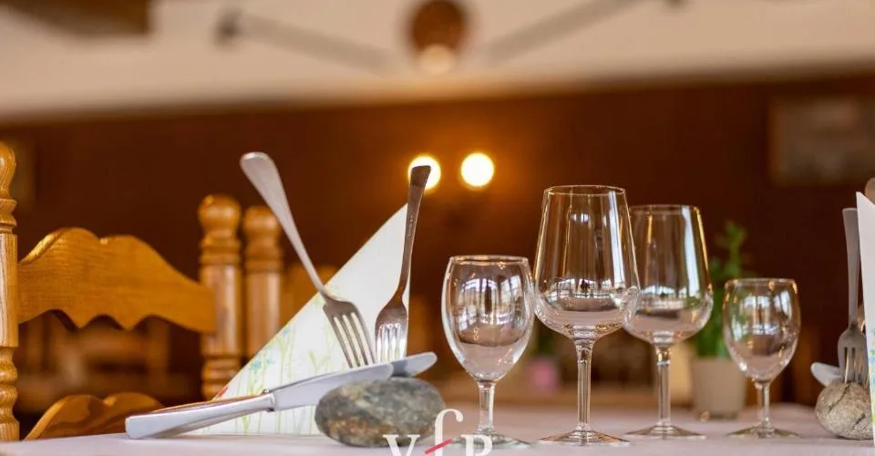 HOTEL FAMILIAL A VENDRE SUR LA ROUTE DU GRAND-ST-BERNARD