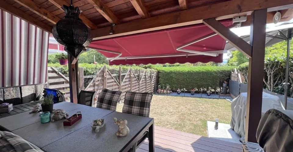 Maison mitoyenne de 5.5 pièces avec garage privé – photo 2 of 13