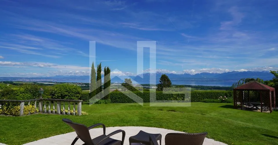 Villa avec vue imprenable sur la Côte, le Lac et les Alpes