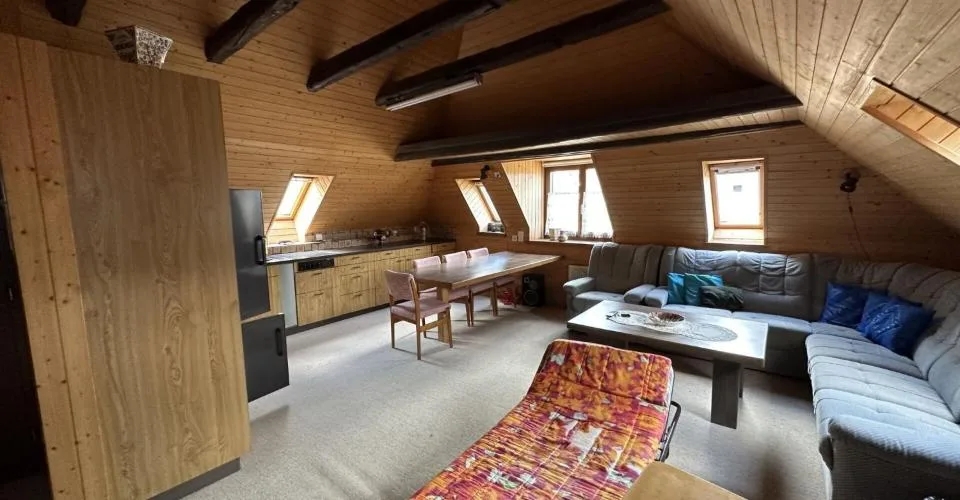 St-Imier, immeuble de 5 appartements et 4 garages – foto 10 di 11