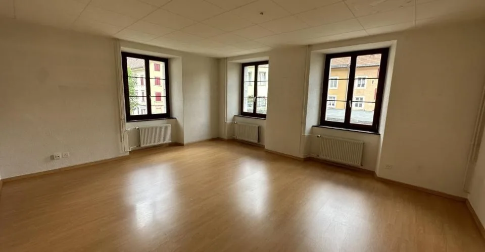 St-Imier, immeuble de 5 appartements et 4 garages – foto 3 di 11