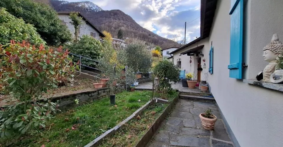 Casa unifamiliare con 4 locali e splendida vista panoramica sul Lago Verbano