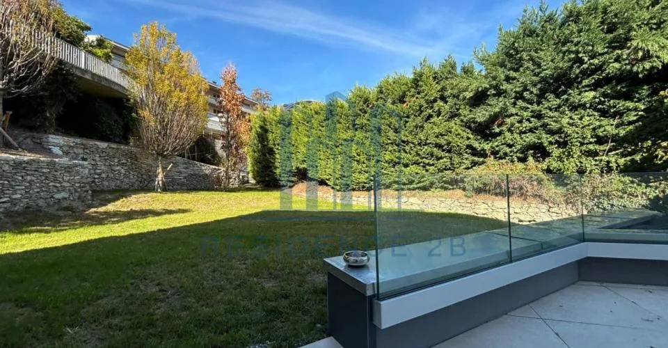 Objet rare de 5.5 pièces avec grand Jardin privatif