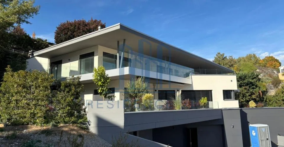 Objet rare de 5.5 pièces avec grand Jardin privatif