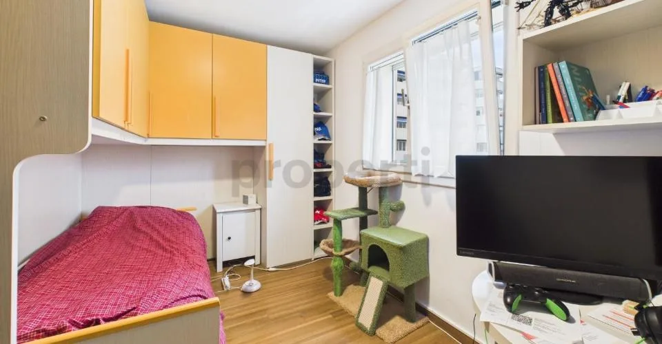 Elegante Appartamento nel Cuore di Lugano: Comfort e Stile in Posizione Privilegiata