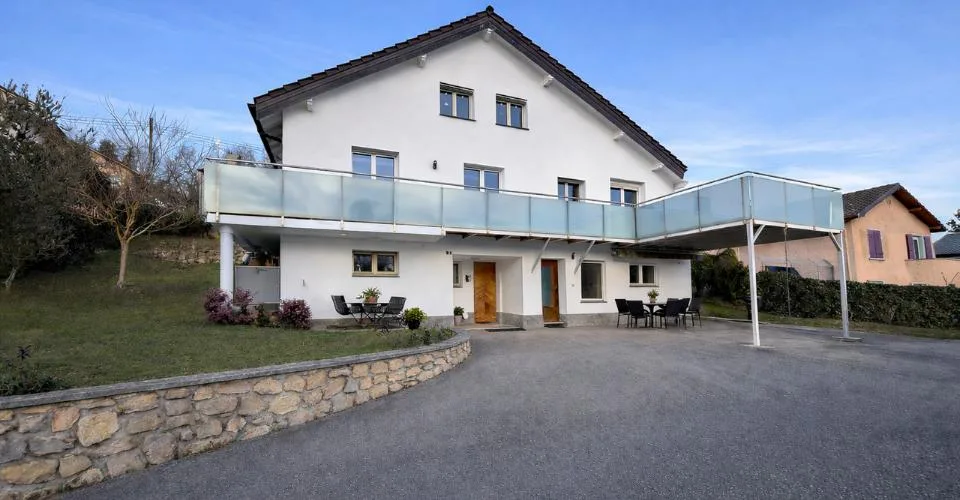 Maison individuelle avec disponible aménagé et entrée indépendante
