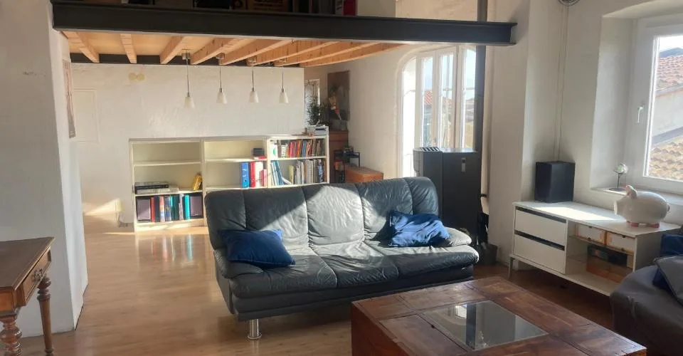 Elegante casa indipendente di 6 locali con balcone a Mendrisio