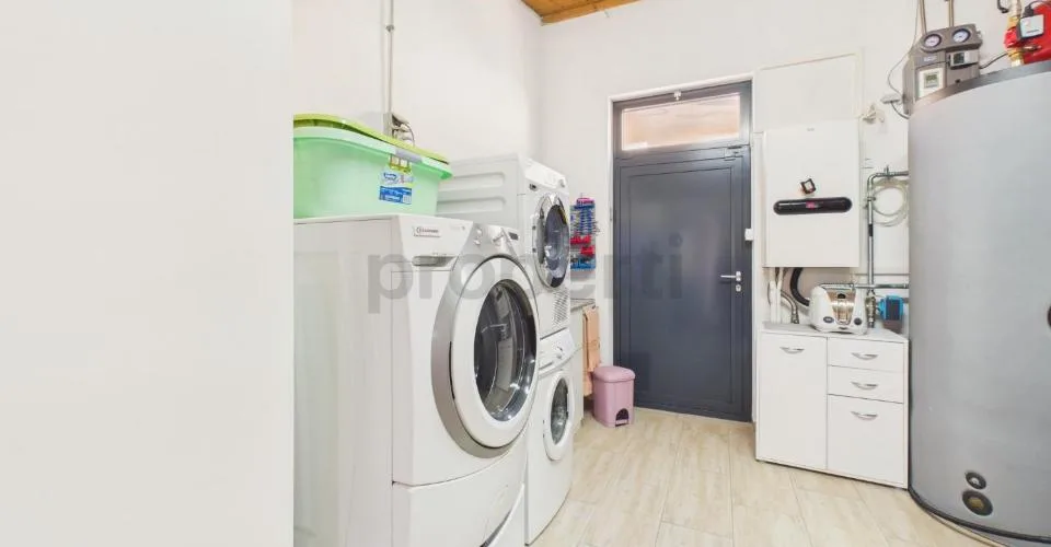 Elegante casa indipendente 5.5 locali con Patio, a Lodrino - Riviera