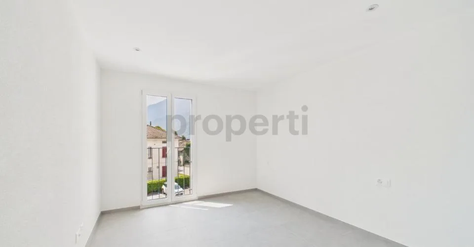 Moderne 2.5-Zimmer-Wohnung mit Keller und Parkplatz, Biasca