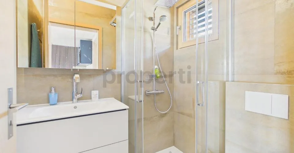 Modern 5.5 room semi-detached house with parking, Lens