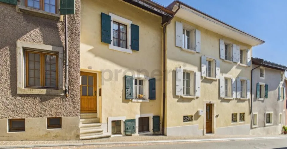 Maison élégamment rénovée au coeur d'Aubonne