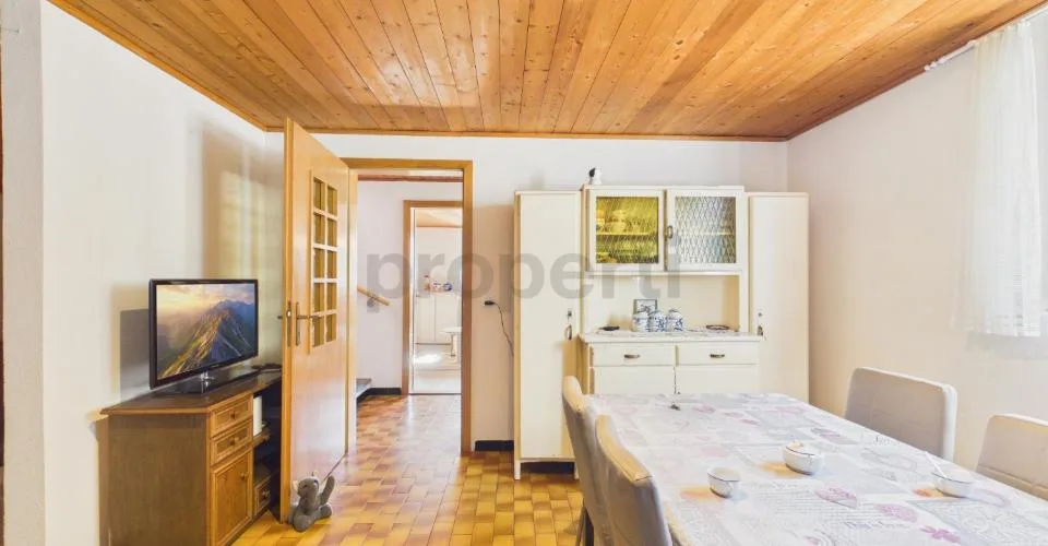 Casa unifamiliare con torba, giardino,vista panoramica RESIDENZA PRIMARIA E SECONDARIA IN VAL CALANCA