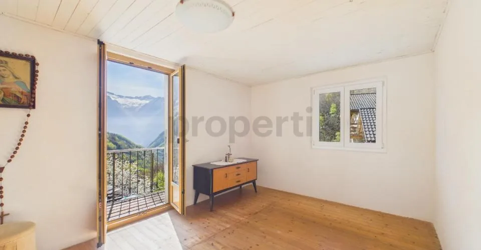Casa unifamiliare con torba, giardino,vista panoramica RESIDENZA PRIMARIA E SECONDARIA IN VAL CALANCA