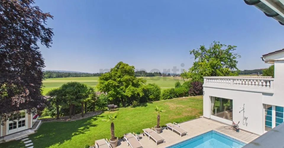 Villa Exclusivité avec Piscine Grandiose et Vue Panoramique Incomparable