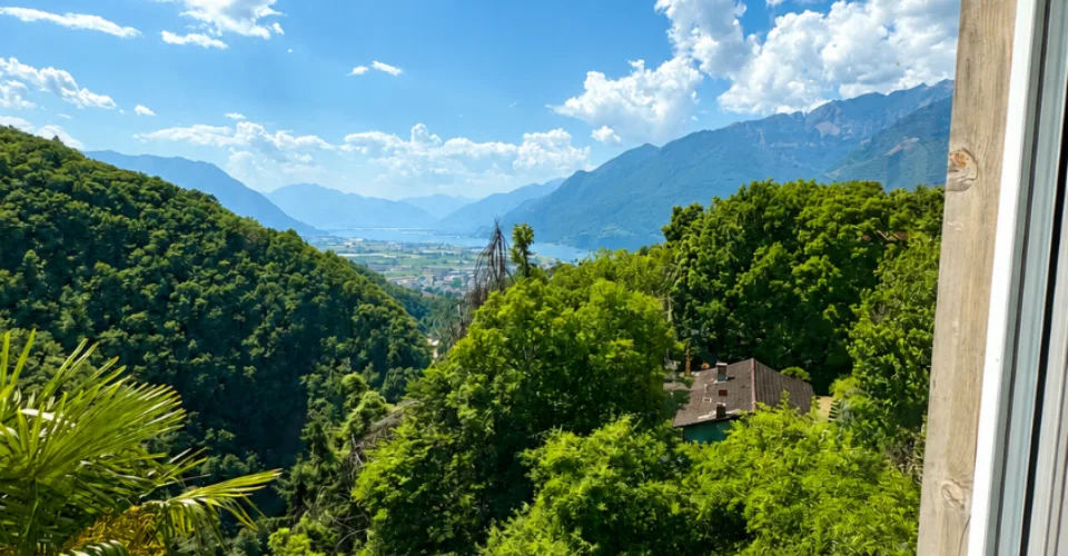 Vista panoramica sul Lago Maggiore, recente ristrutturazione e parcheggio privato nel nucleo storico