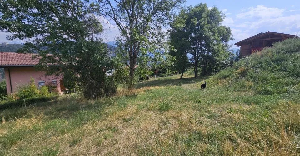 Terrain à bâtir, cadre résidentiel à Luc