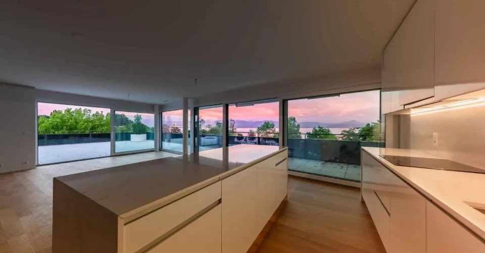 UNIQUE ! Attique neuf de 5.5 pièces bénéficiant d'un rooftop terrasse – photo 3 of 13