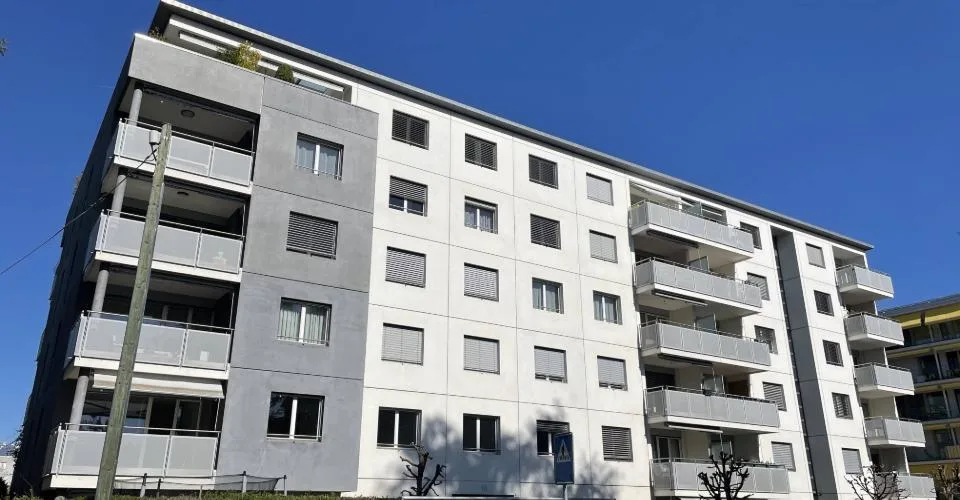 BEL ET GRAND APPARTEMENT EN ATTIQUE