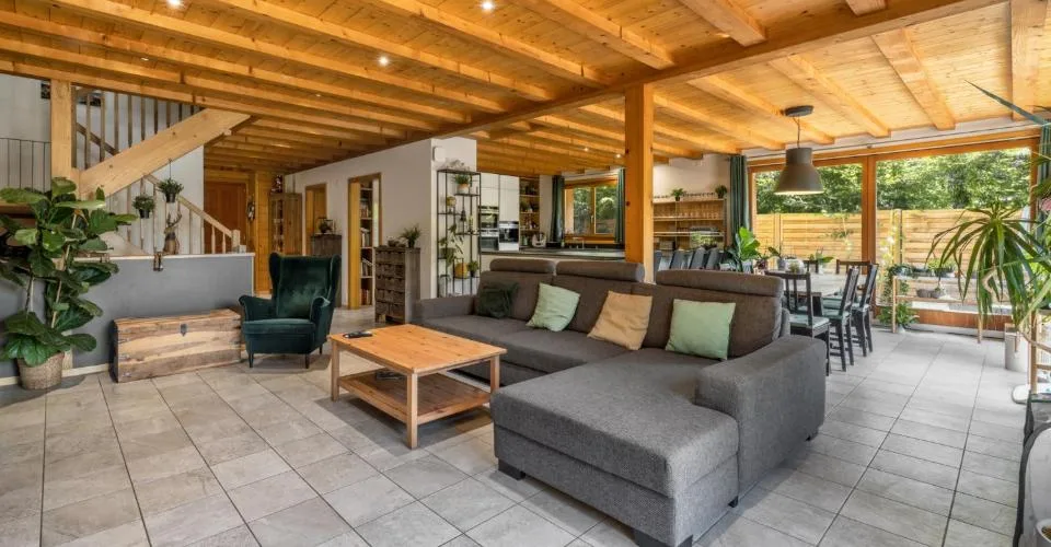 LES PACCOTS - MAGNIFIQUE CHALET DE 7.5 PIECES