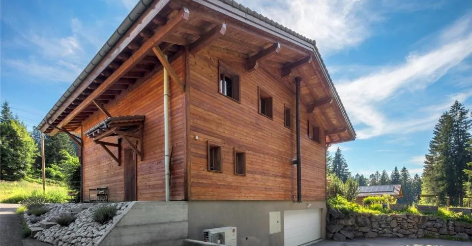 LES PACCOTS - MAGNIFIQUE CHALET DE 7.5 PIECES