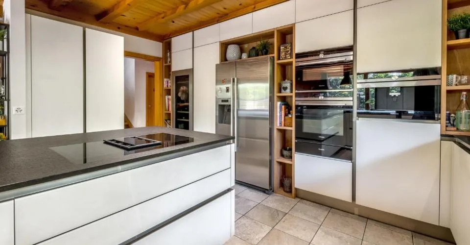 LES PACCOTS - MAGNIFIQUE CHALET DE 7.5 PIECES