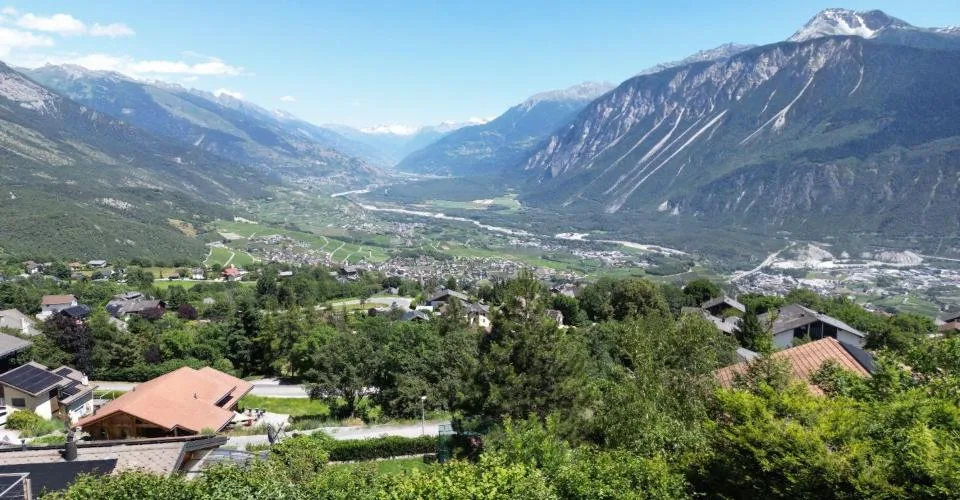 Splendide chalet de 7.5 pièces 525 m2 à Mollens vue imprenable