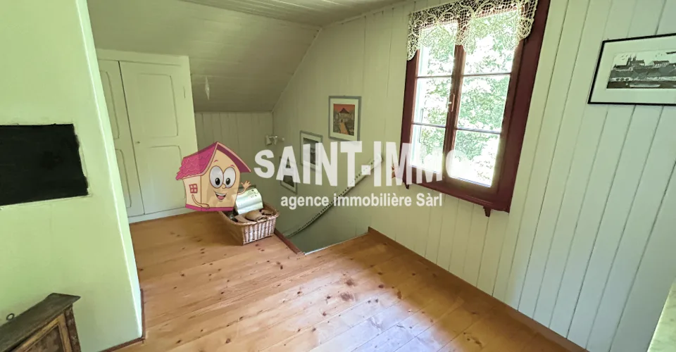 Charmant chalet avec dépendance, garage et jardin arboré sans vis-à-vis