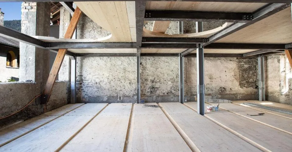 Maison villageoise 7.5 pièces à Saint-Pierre-de-Clages de 237 m2