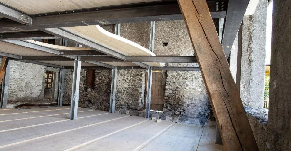 Maison villageoise 7.5 pièces à Saint-Pierre-de-Clages de 237 m2