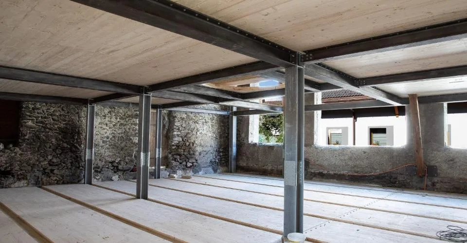Maison villageoise 7.5 pièces à Saint-Pierre-de-Clages de 237 m2