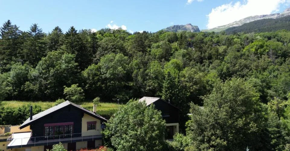 Splendide chalet de 5.5 pièces 426 m2 avec vue imprenable à Mollens