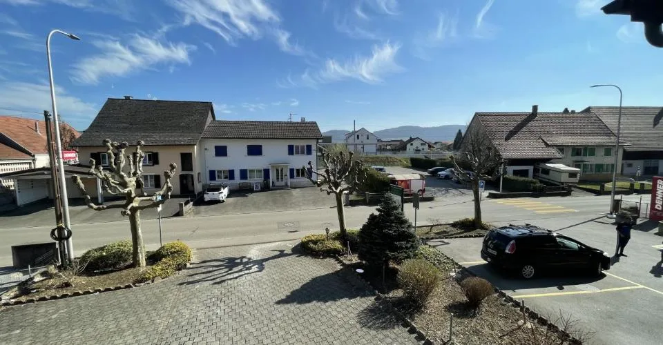 Spacieux 4.5 pièces de 108 m² avec ascenseur Au-dessus d’un espace commercial