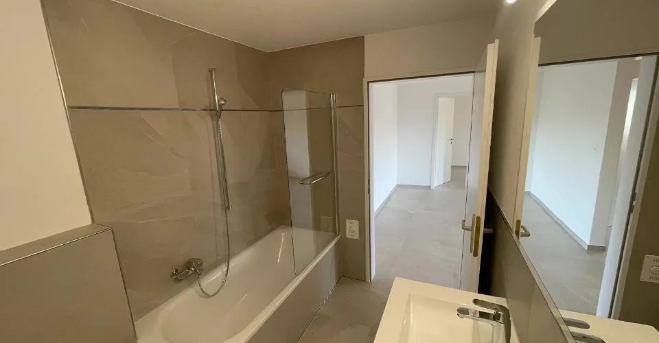 Spacieux 4.5 pièces de 108 m² avec ascenseur Au-dessus d’un espace commercial
