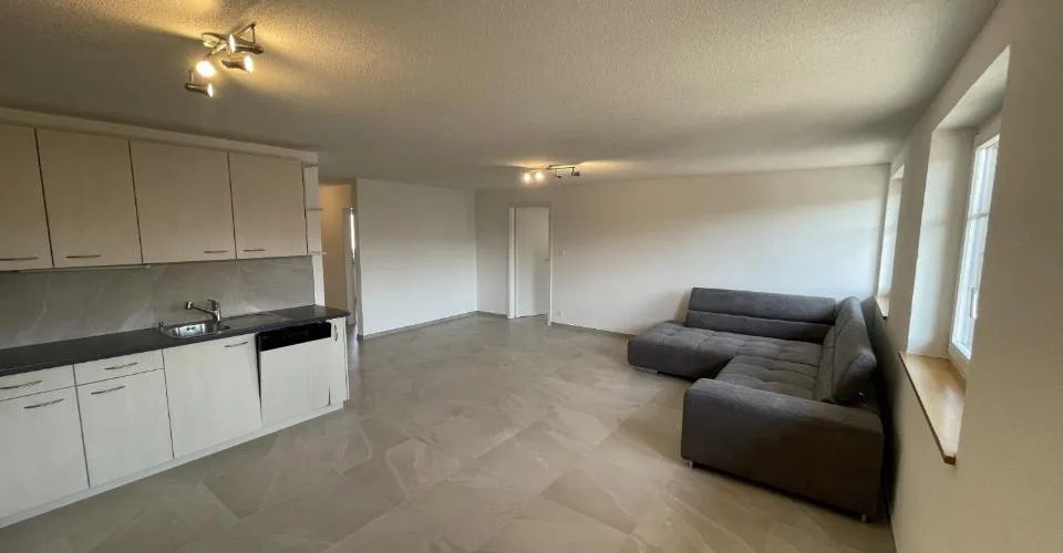 Spacieux 4.5 pièces de 108 m² avec ascenseur Au-dessus d’un espace commercial