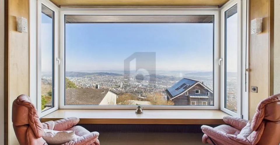 GROSSZÜGIG MIT PANORAMA-AUSSICHT