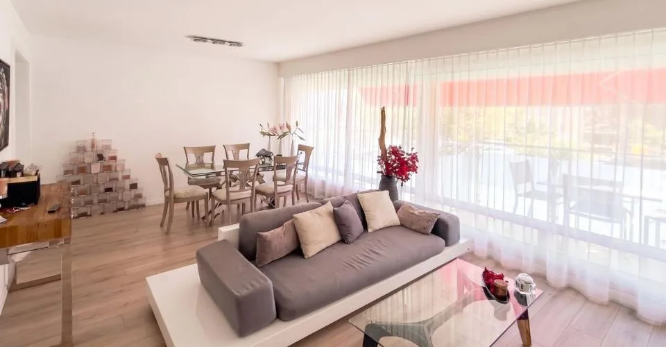 Appartement de 4.5 pièces rénové avec terrasse, à proximité du lac à Préverenges