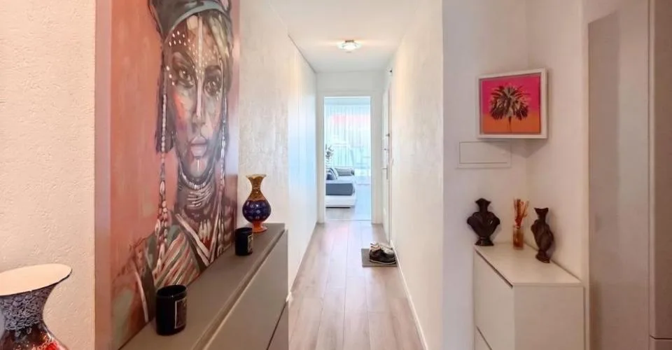 Appartement de 4.5 pièces rénové avec terrasse, à proximité du lac à Préverenges