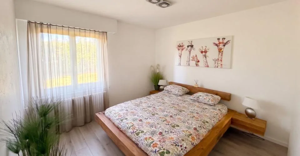 Appartement de 4.5 pièces rénové avec terrasse, à proximité du lac à Préverenges