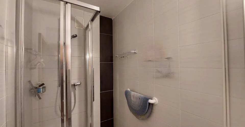 Spacieux appartement de 3,5 pièces avec deux balcons et ascenseur