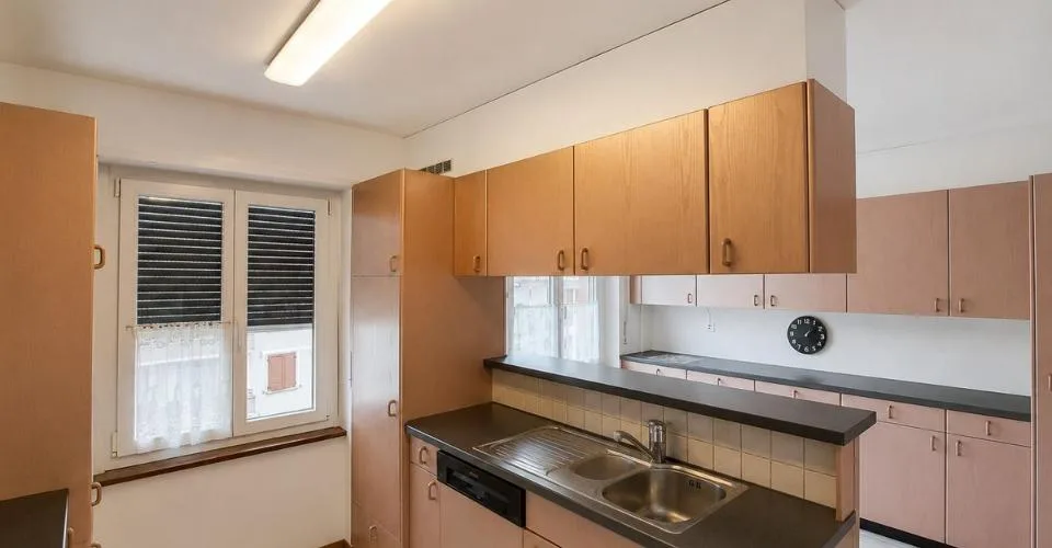 Spacieux appartement de 3,5 pièces avec deux balcons et ascenseur