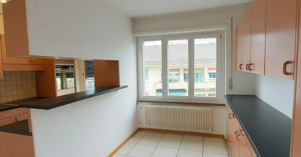 Spacieux appartement de 3,5 pièces avec deux balcons et ascenseur
